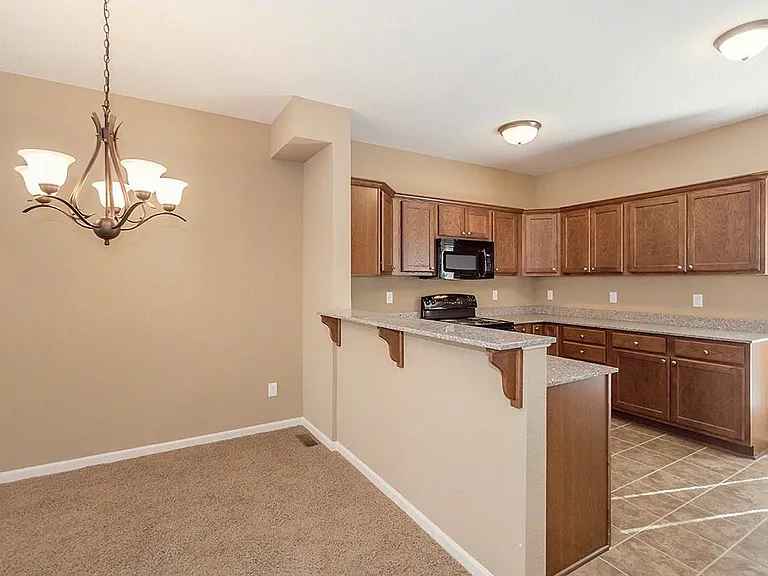 Parkway Oaks Townhomes and Duplexes — Photo 25