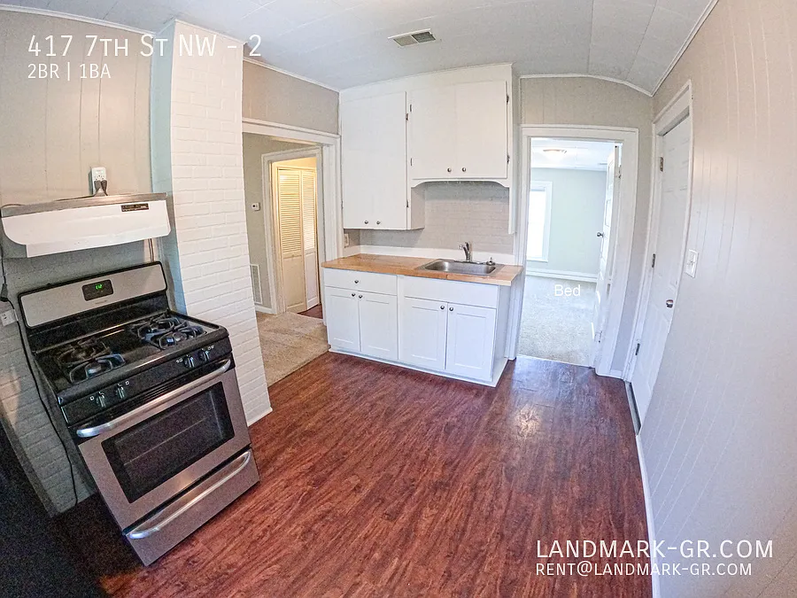 Upgraded 2 Bed / 1 Bath — Photo 1