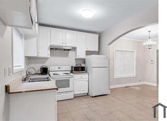 3rd image of 392 Vine St NW