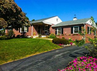 2483 Leaman Rd, Lancaster, PA 17602