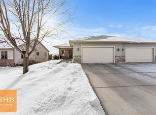 211 W Gonstead Rd, Mount Horeb, WI 53572