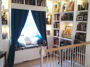 109 S 3rd St, La Conner, WA 98257