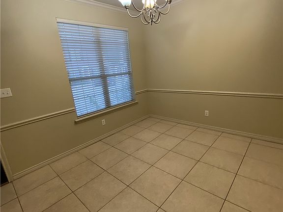 3rd image of 119 Forest (pvt) Dr
