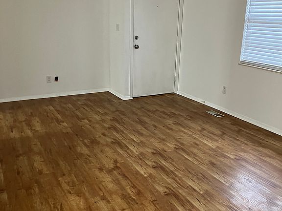 5th image of 7631 Alki Ln