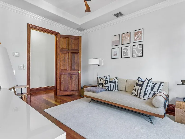 350 E Ocean Ave — Photo 44