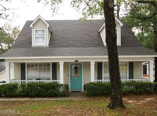 1801 Sandalwood Dr, Mobile, AL 36618