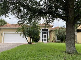 303 NW Binghampton Ln, Port Saint Lucie, FL 34983
