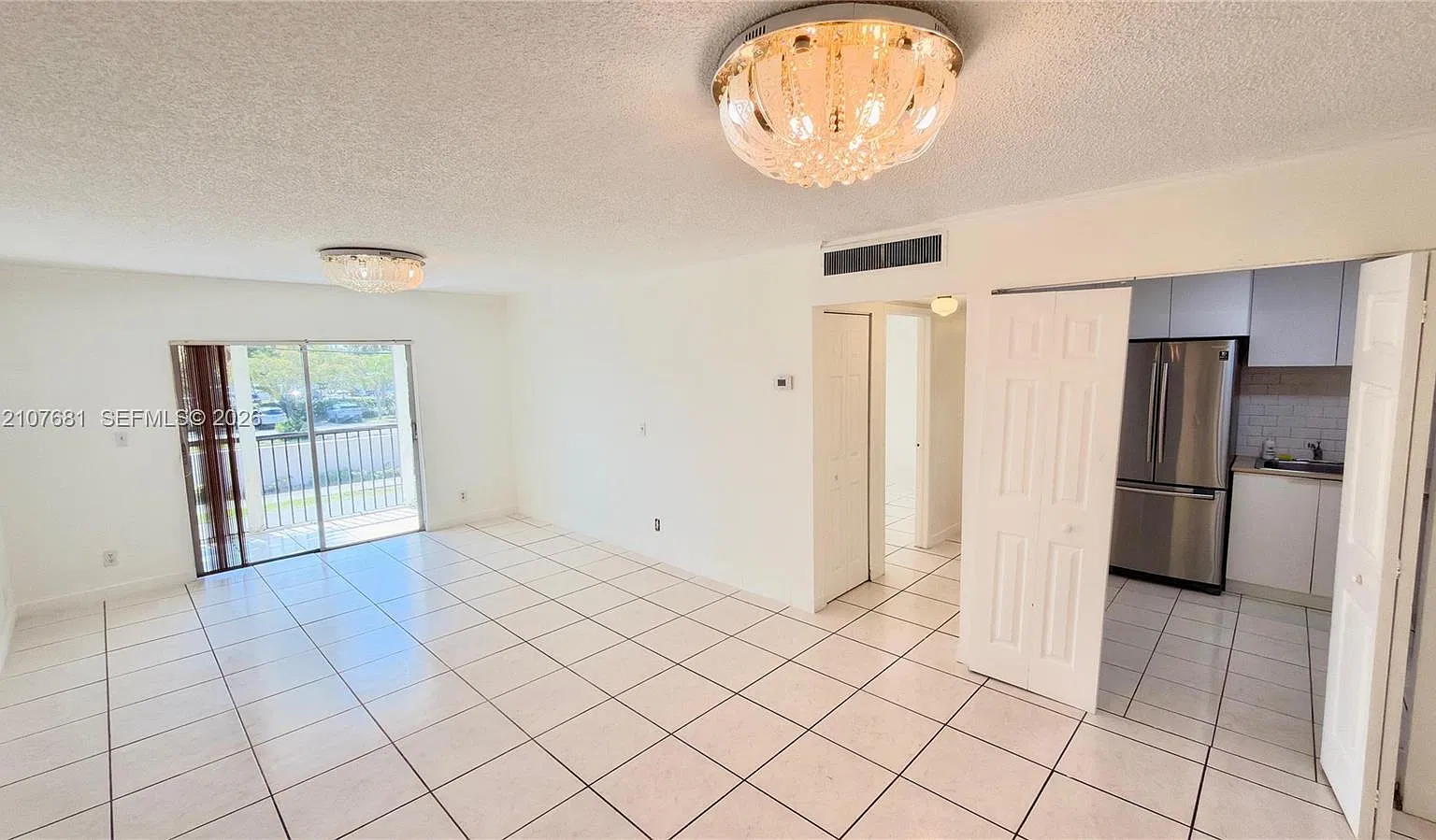 701 NE 1st Ct — Photo 4