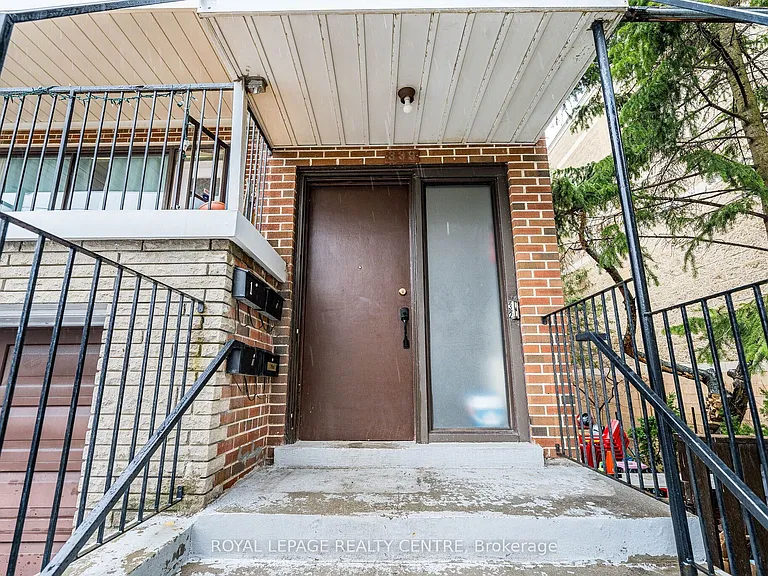 339 Sheppard Ave E #3 — Photo 2