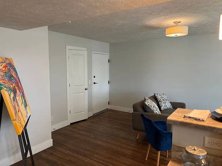 628 Park Ave — Photo 90
