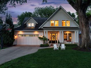 5513 Oaklawn Ave, Edina, MN 55424