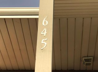 645 Swan Dr APT 1A, Grayslake, IL 60030