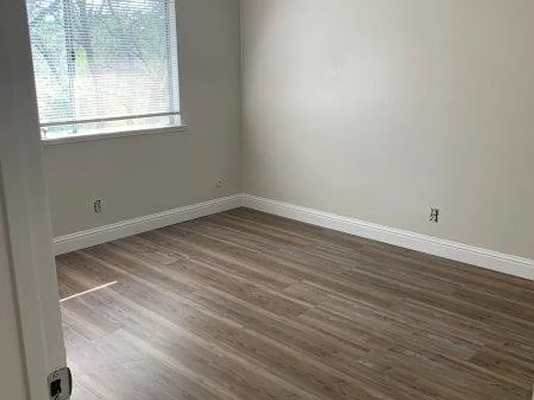 5552 Keoncrest Cir #4 — Photo 8