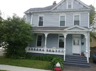 39 Taylor St, Holyoke, MA 01040