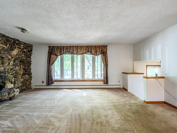 4th image of 2120 W 2nd Ave