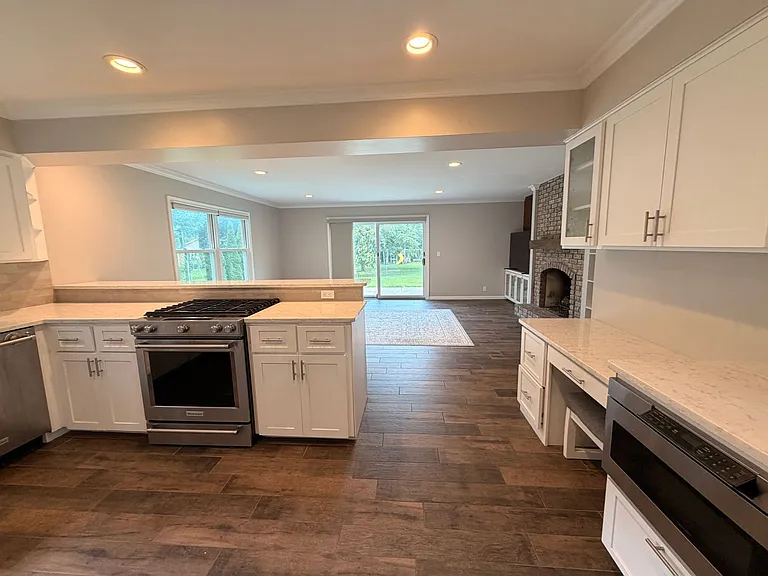 357 Shore Haven Dr SE — Photo 5