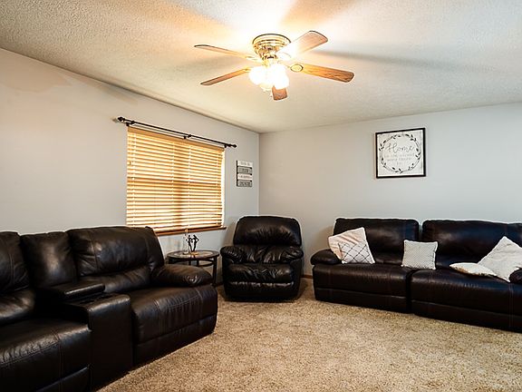 3rd image of 1252 Montego Dr