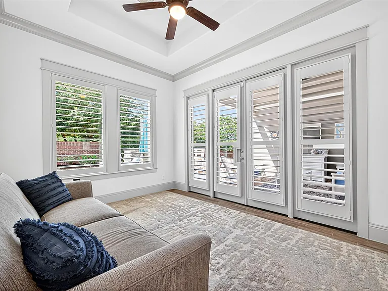 2072 Laurie Darlin Dr — Photo 10