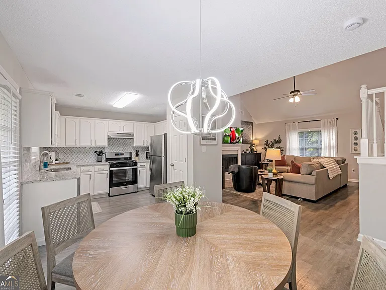 6839 Sandy Creek Dr — Photo 6