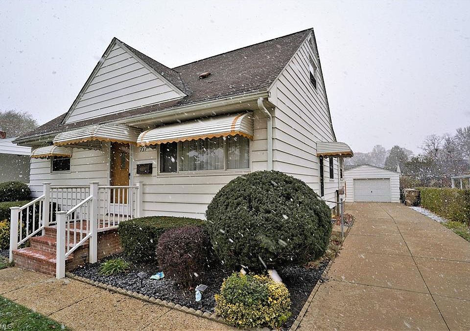 1st image of 731 Roanoke Ave