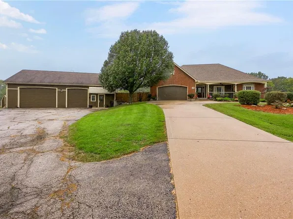 7514 S Buckner Tarsney Rd, Grain Valley, MO 64029