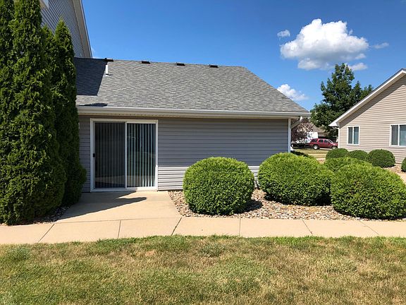 2nd image of 886 Edgewater Dr