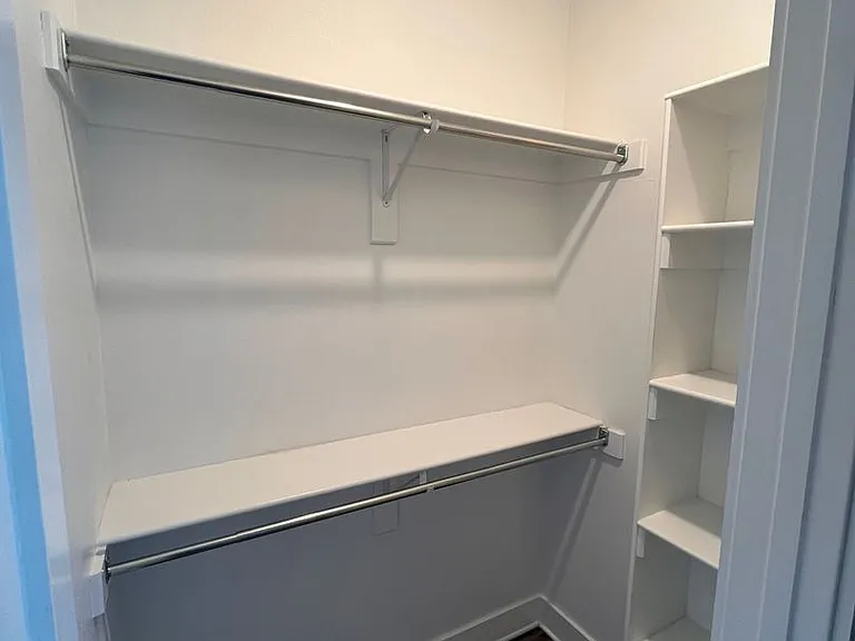 540 S Kickapoo Ave — Photo 30