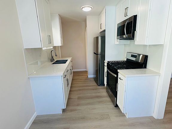 5th image of 325 E Verdugo Ave #D
