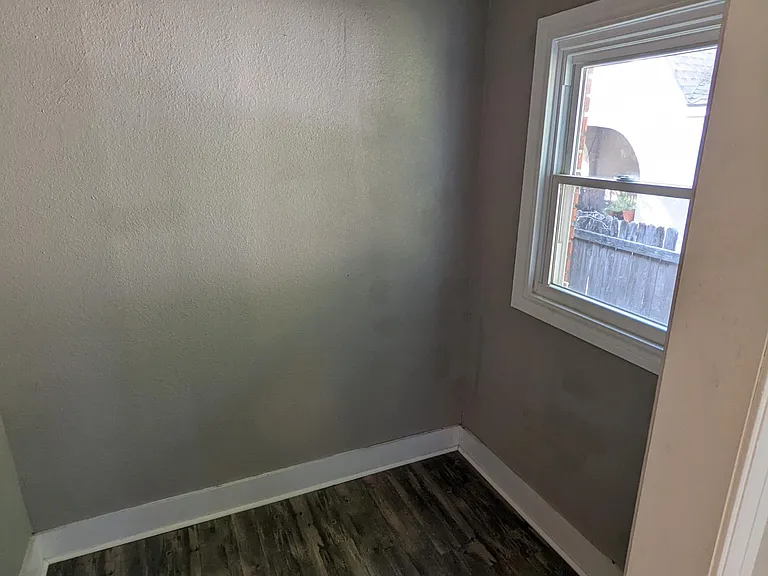 119 S Indianapolis Ave — Photo 14