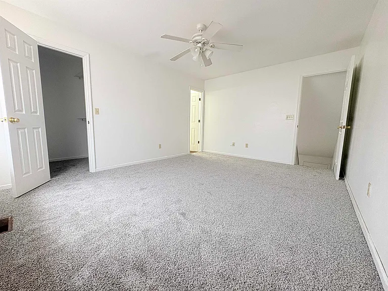 3887 Gaffney Loop — Photo 10