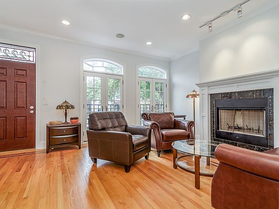 2nd image of 2227 W Medill Ave
