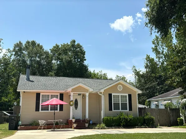 1933 Myers Rd, Prichard, AL 36613