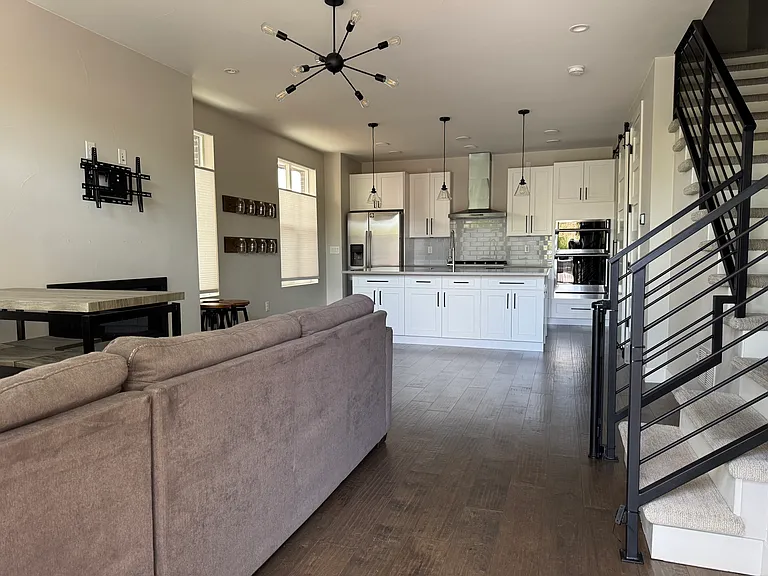 1434 Zenobia St — Photo 2