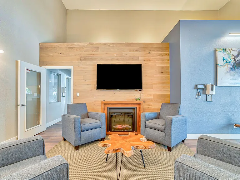 Park Vista Apartments — Photo 17
