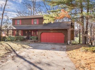 1325 Woodland Oaks Dr, Ballwin, MO 63021