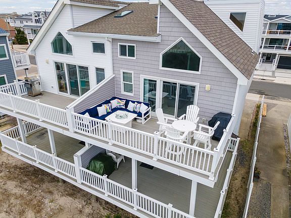3rd image of 6315 Pleasure Ave #North