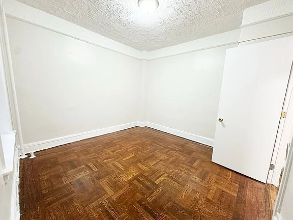 5th image of 8630 23rd Ave #2R