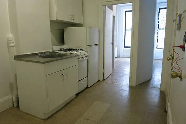 Rented by Manhattan Best Realty, Inc. | media 34