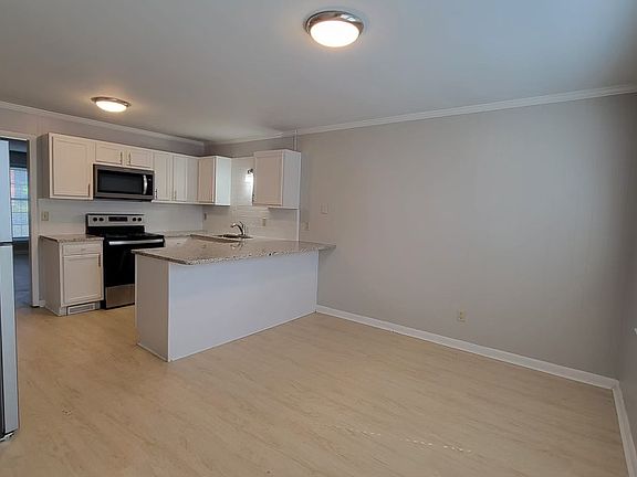 Kitchen - Dining Area