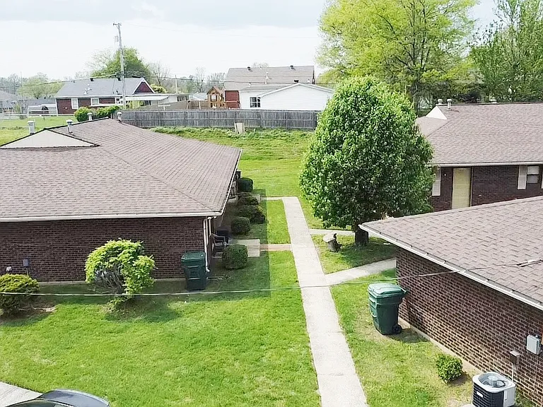 922 Pepper Tree Ln #J — Photo 5