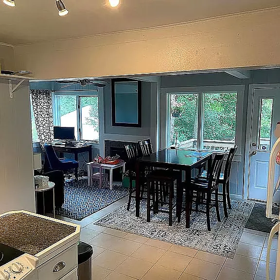 604 Elm St — Photo 8