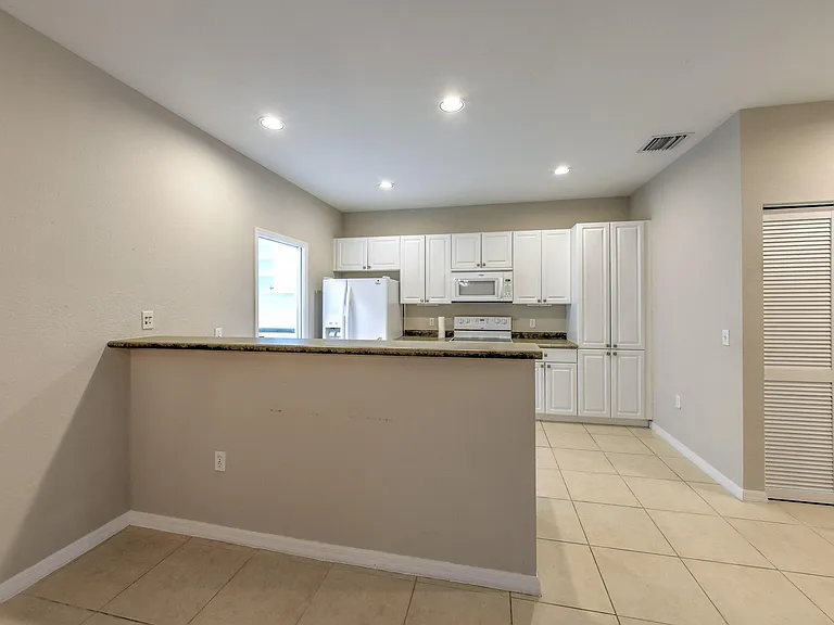 1868 S Dovetail Dr #C2 — Photo 7