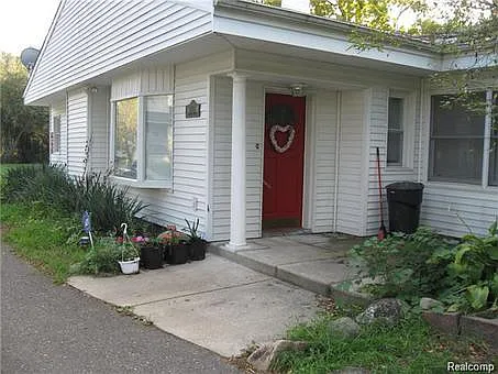 22851 Purdue Ave photo 1