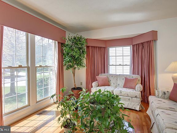 4th image of 104 Cherry Hill Ln