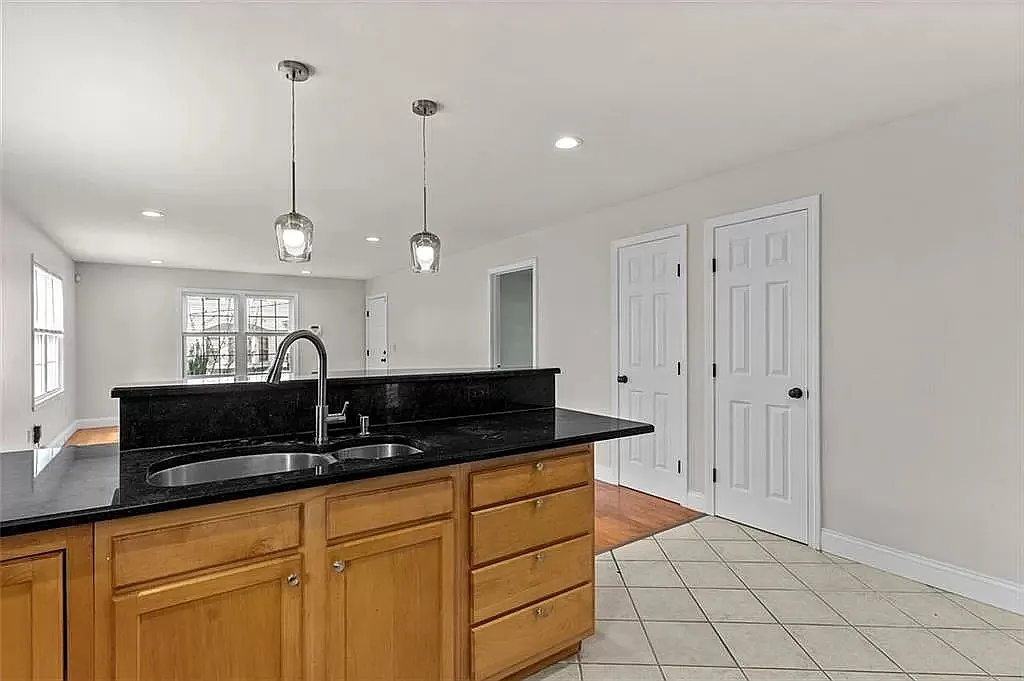 23 Vaughan St — Photo 2