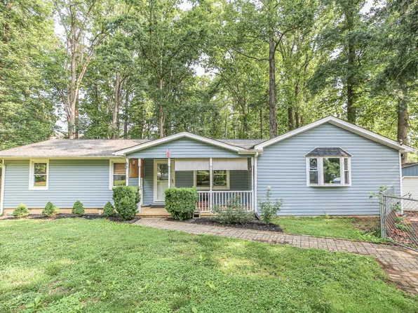 10934 Deerfield Dr, Fredericksburg, VA 22407