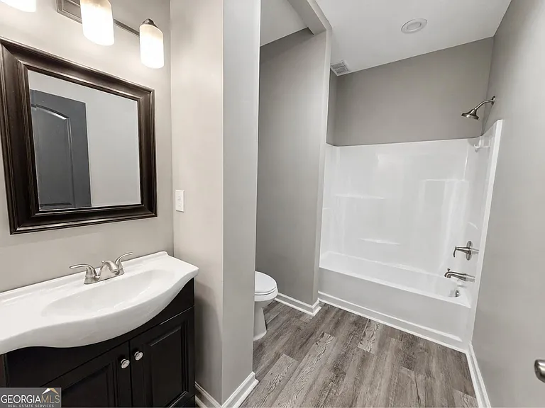 5589 River Rd #B — Photo 24