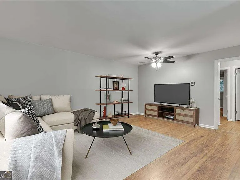 799 Marstevan Dr NE — Photo 9