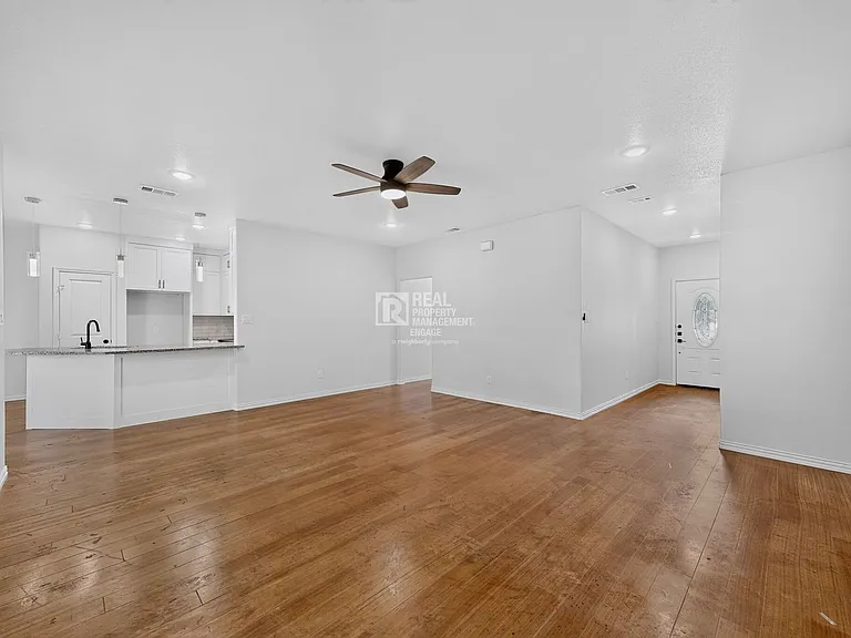 2000 Skylark Dr — Photo 10