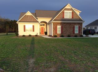 3025 Poplar Grove Dr, Greenville, NC 27858